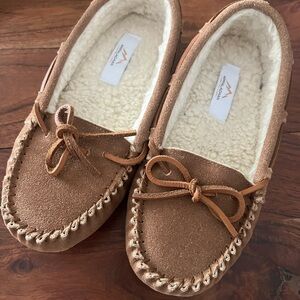 New! Cozy Moccasin Slippers - Camel Brown women’s 8.0